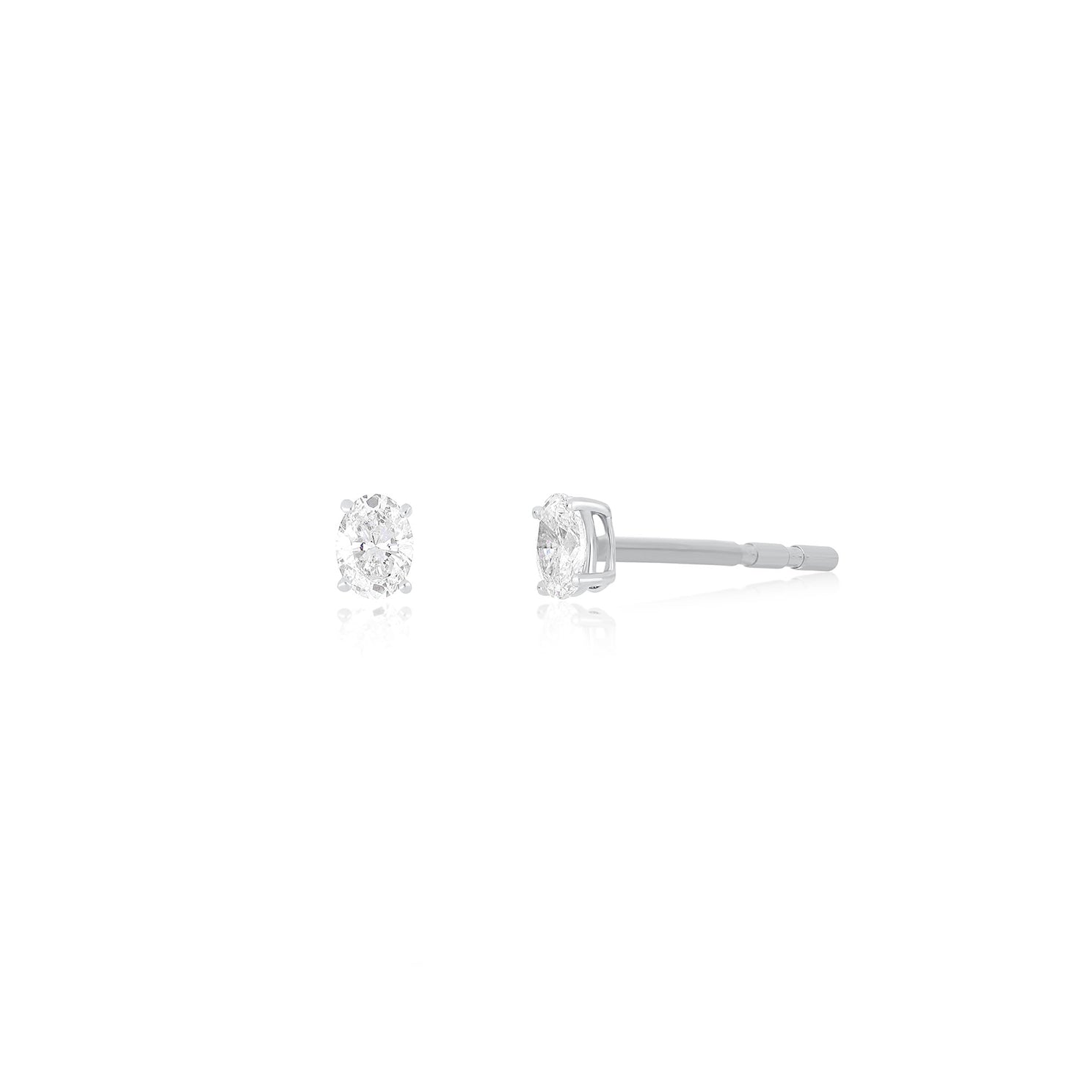 Diamond Oval Stud Earring in 14k white gold