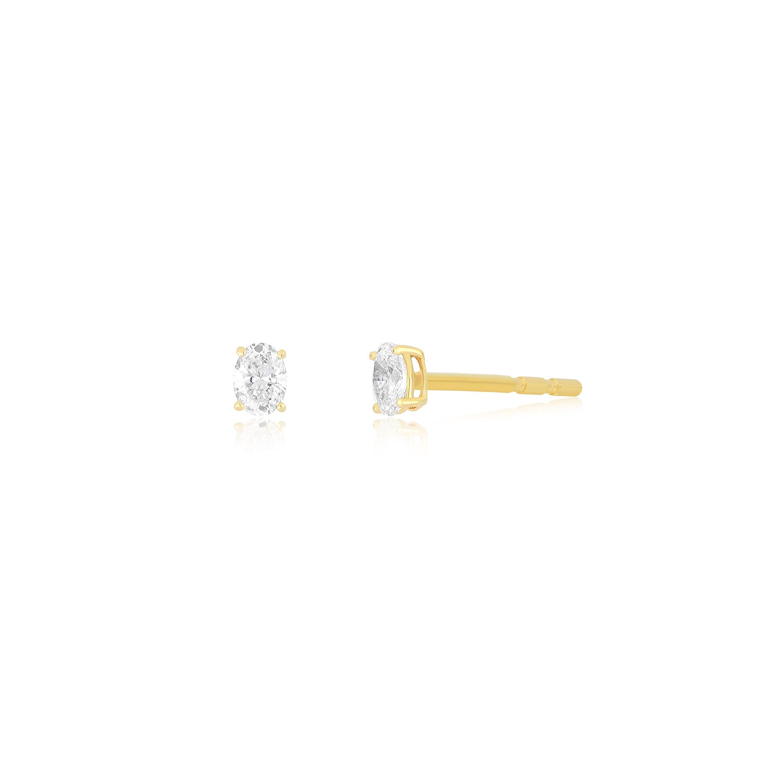 Diamond Oval Stud Earring in 14k yellow gold