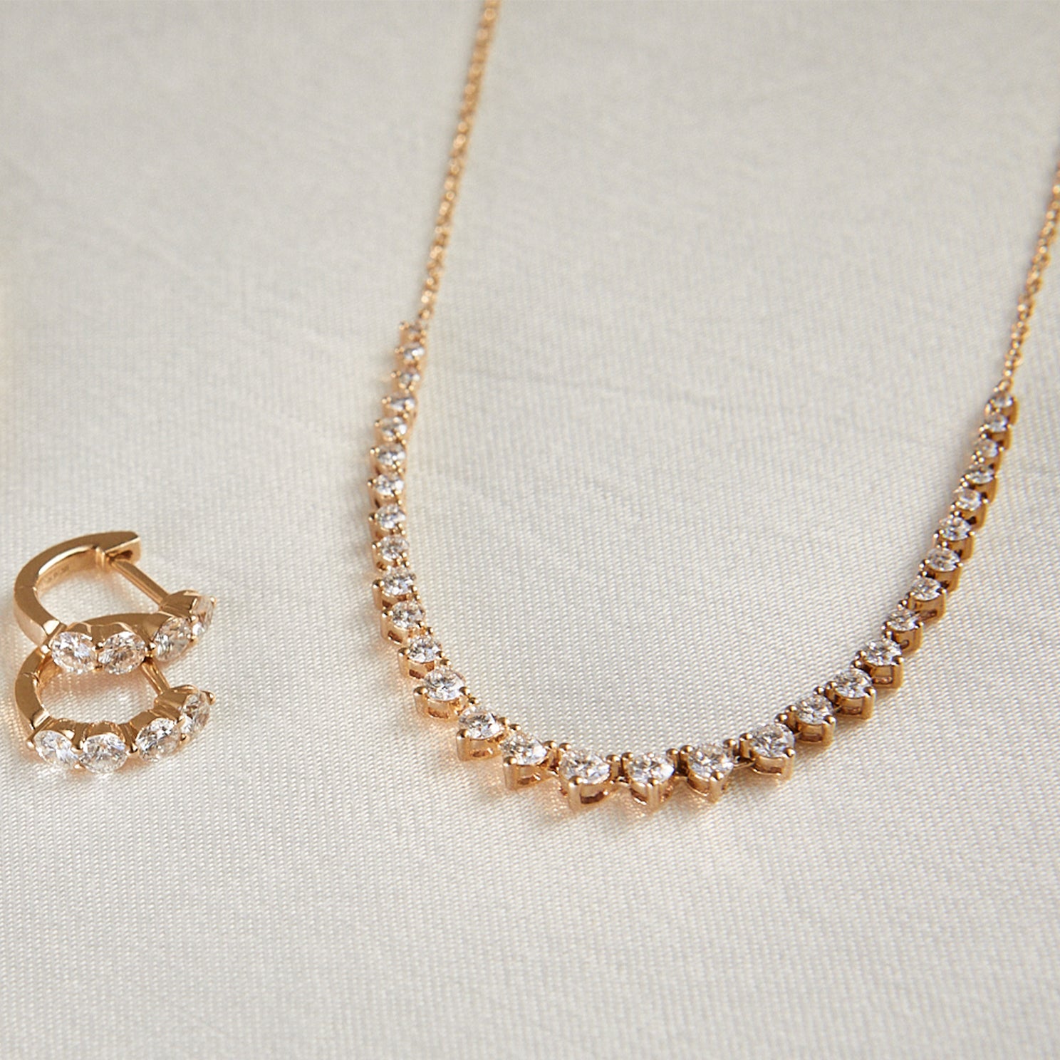 Graduated Diamond Necklace Anniversary Gifts In 14K Rose Gold